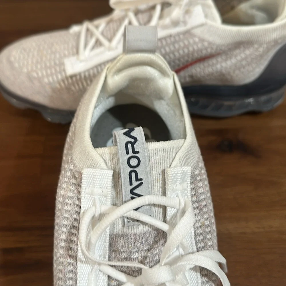NWOT - Nike Vapormax flyknit wome size 9 - Picture 4 of 8